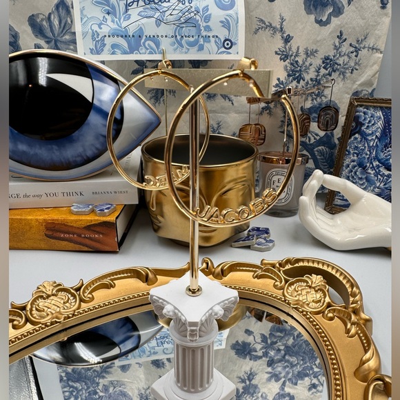 🆕 MARC JACOBS 🧿 NWOT Gold 'The Monogram Hoop' Oversize Earrings - Picture 8 of 15